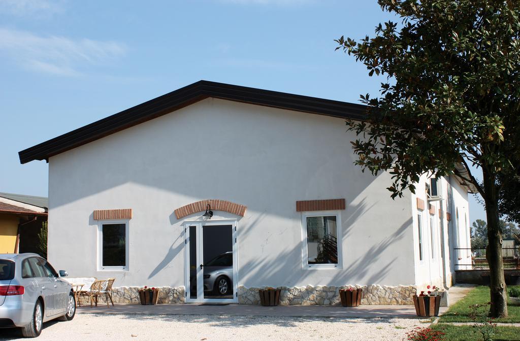 Oasi Di Francesca B&B Pontinia Exterior photo