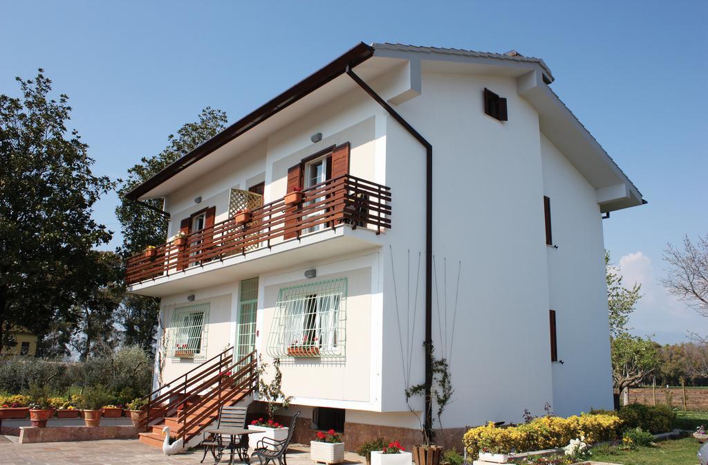 Oasi Di Francesca B&B Pontinia Exterior photo